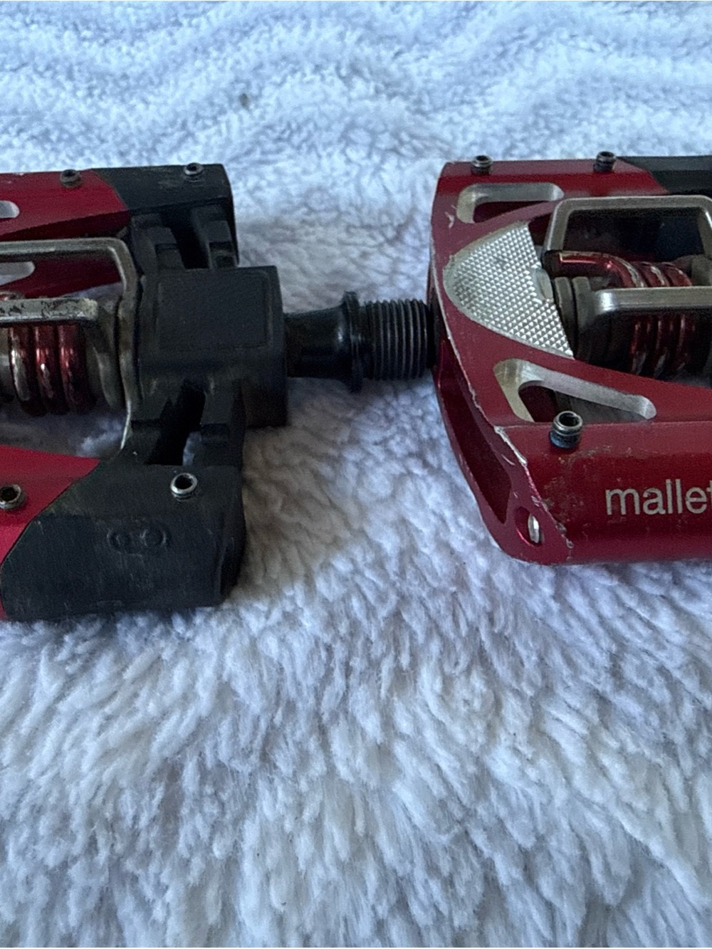 Red Clipless Mtb Pedals - Pair View 3